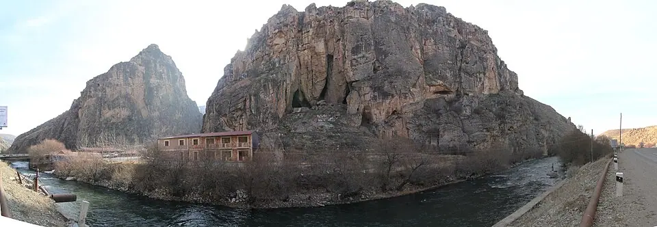 Areni-1