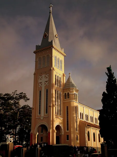 Cathédrale Saint-Nicolas de Dalat
