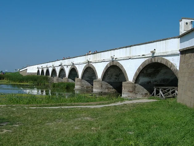 Pont des neuf arcs