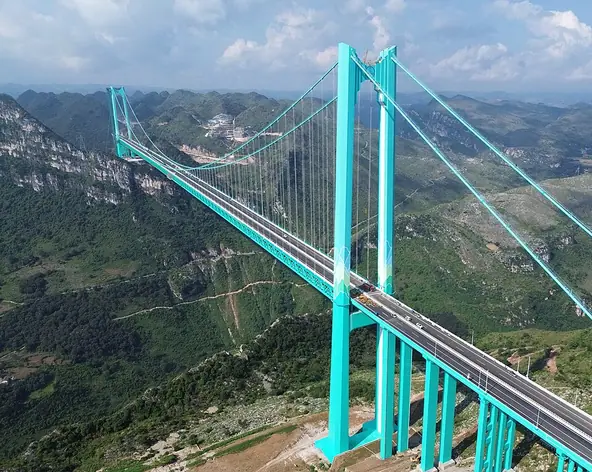Pont du canyon de Huajiang