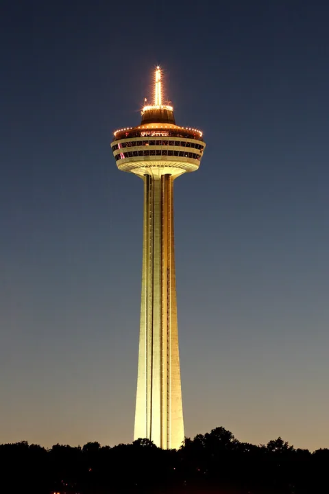 Tour Skylon