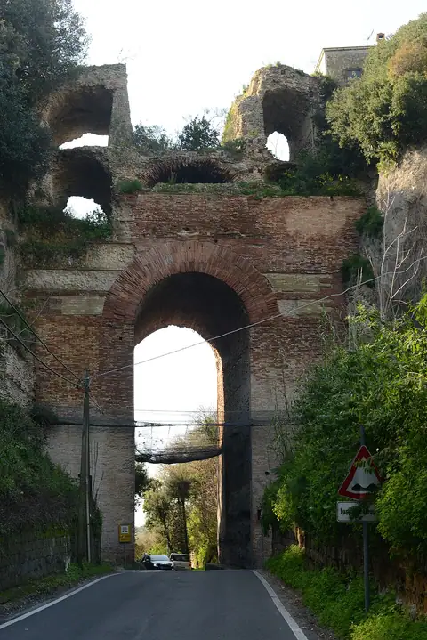 Via Domitiana
