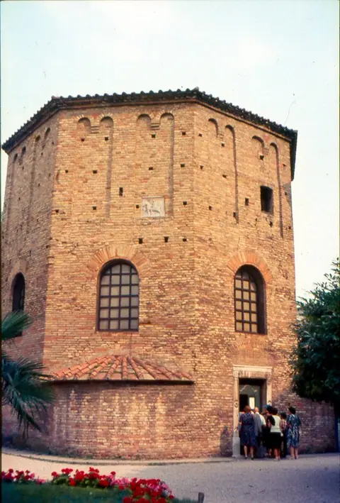 Baptistère des Orthodoxes