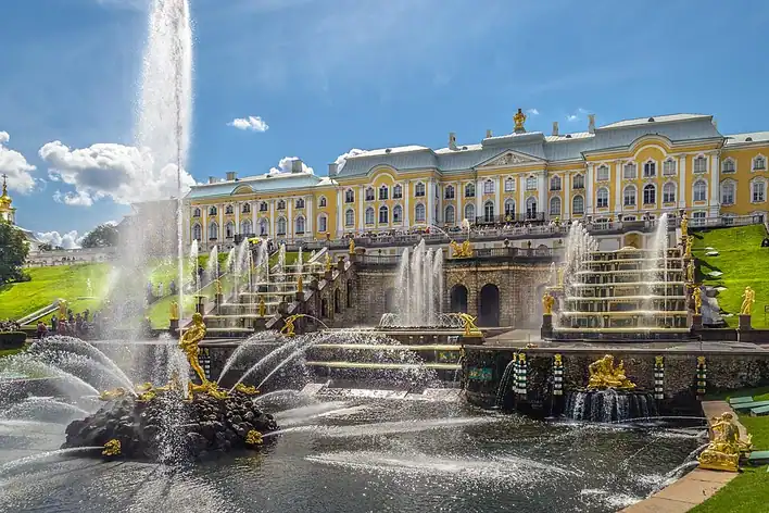 Ensemble de parc et palais de Pierre le Grand