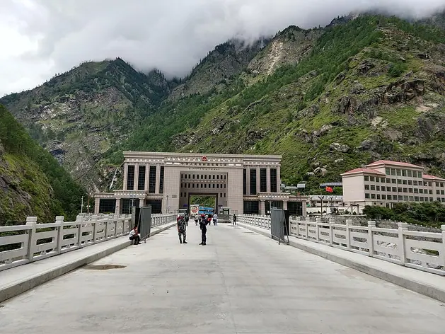 Poste- frontière de Gyirong