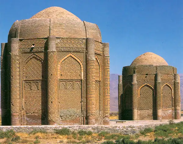 Tours de Kharraqan