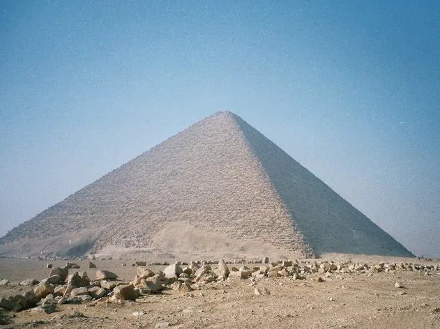 Pyramide rouge