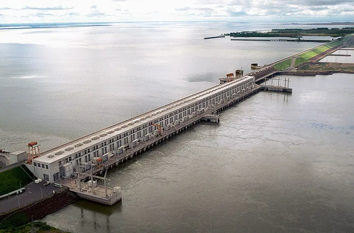 Centrale hydroélectrique de Yacyretá