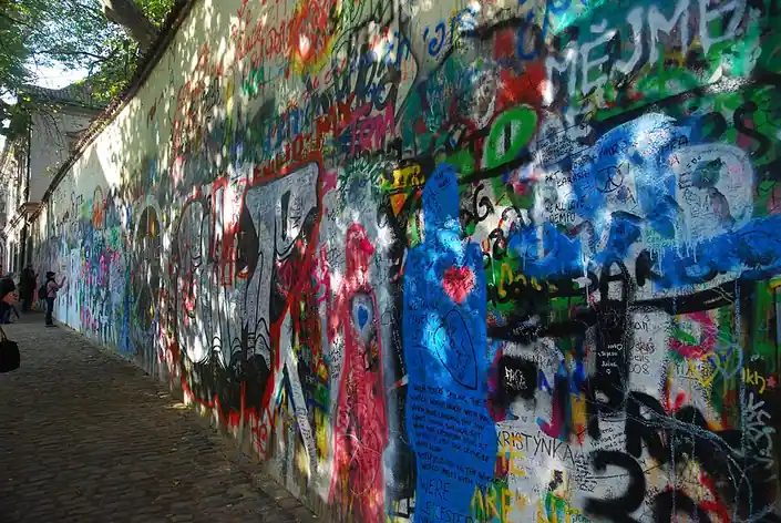 Mur Lennon