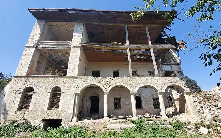 Zohrabbayovs' house