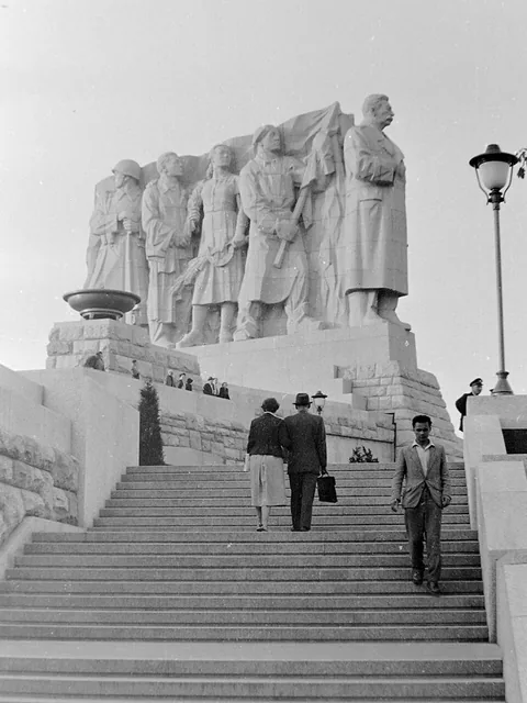 Monument à Staline