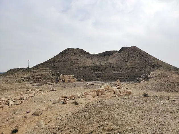 Pyramide de Sésostris III