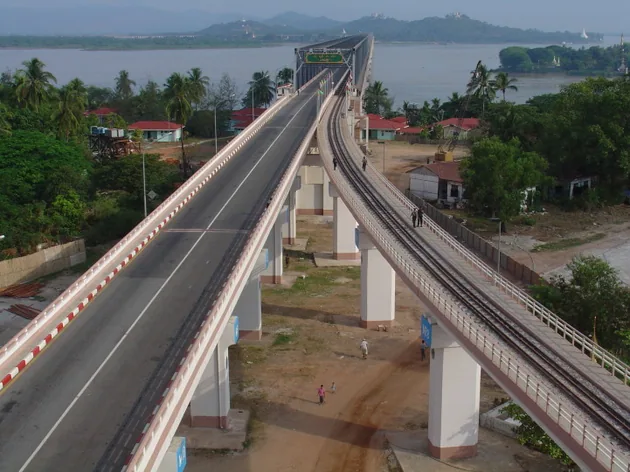 Pont sur la Salouen