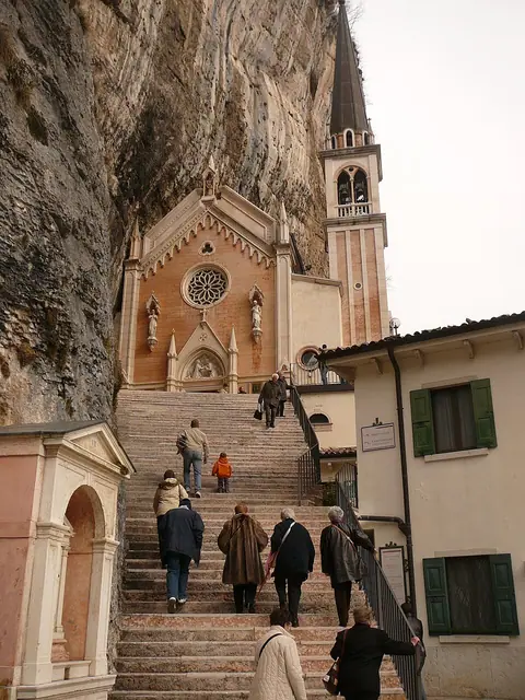 Sanctuaire Notre-Dame-de-la-Couronne