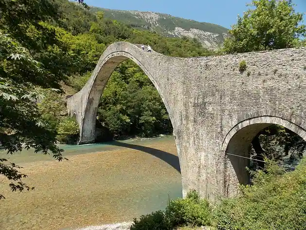 Plaka Bridge