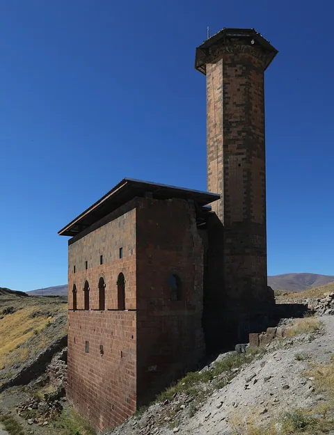 Mosquée Menüçehr