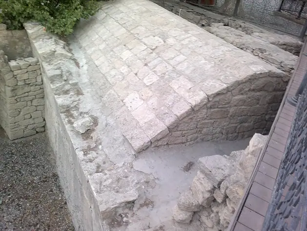 Baba Kuhi Bakuvi mosque