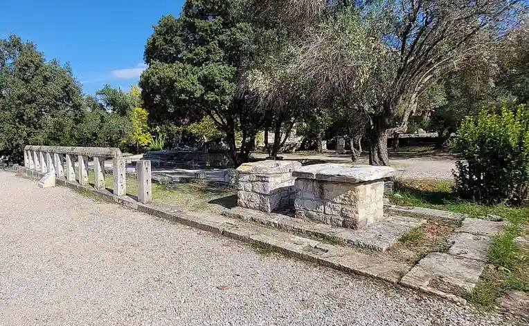 Monument des héros éponymes