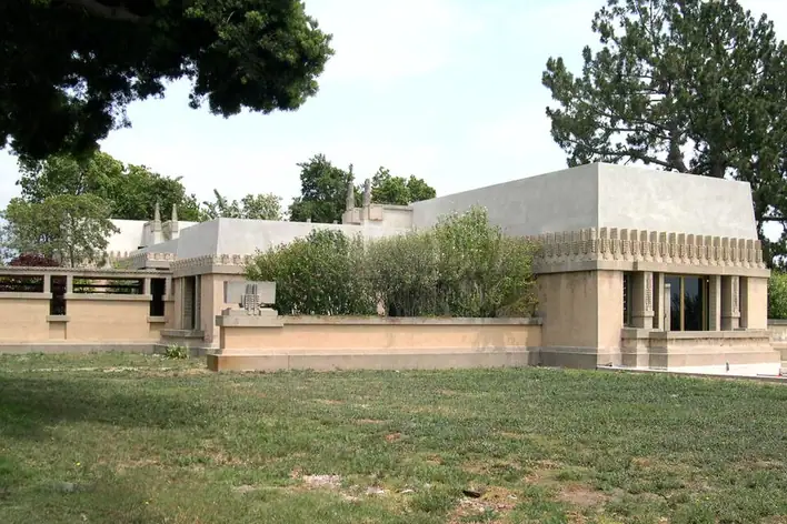 Hollyhock House