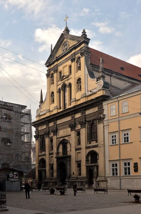 Église des Saints-Apôtres-Pierre-et-Paul de Lviv