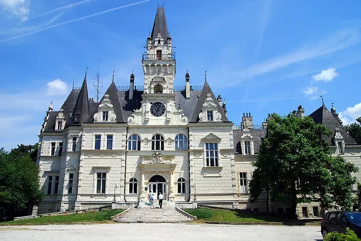 Budmerice Manor house