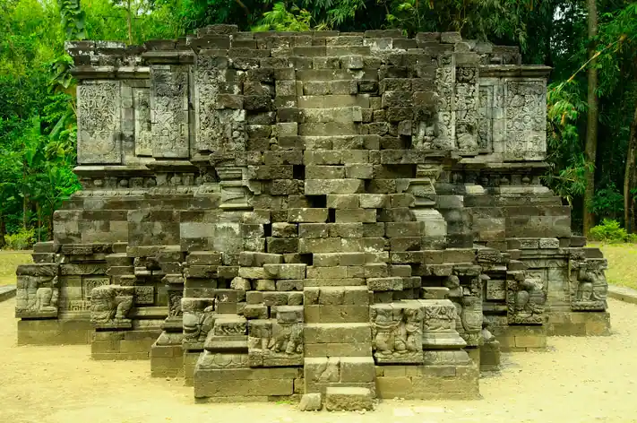 Temple de Surawana