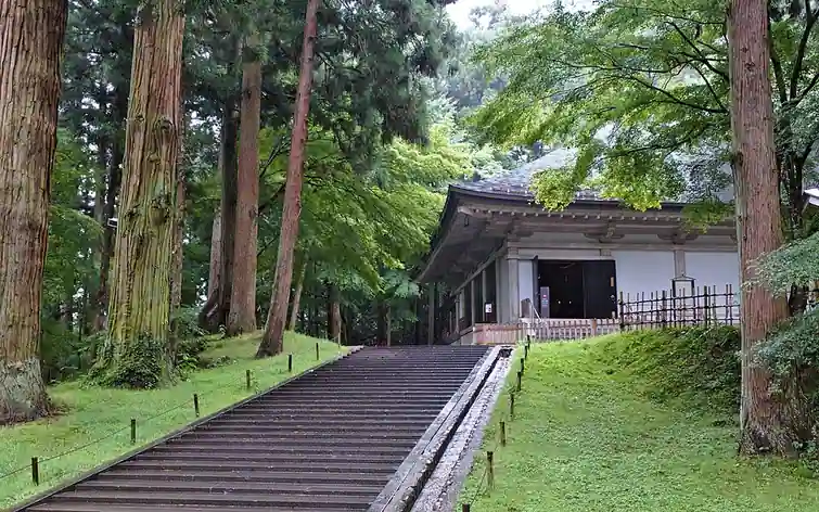 Hiraizumi – Temples, jardins et sites archéologiques représentant la Terre Pure bouddhiste