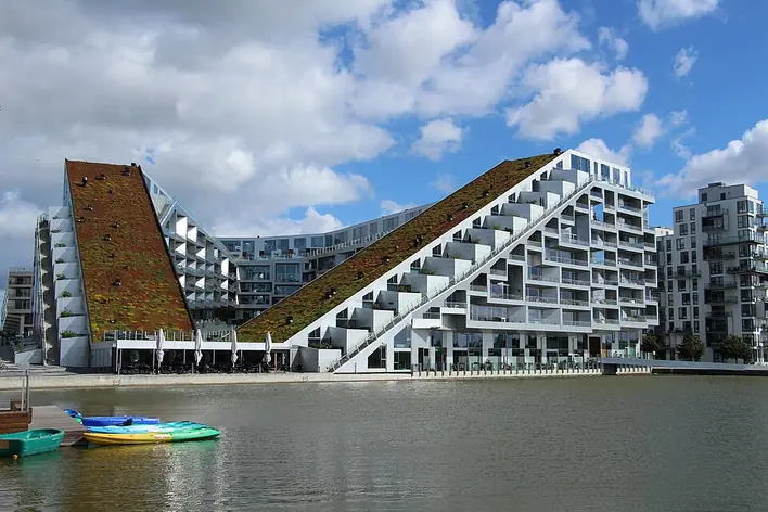 8 House