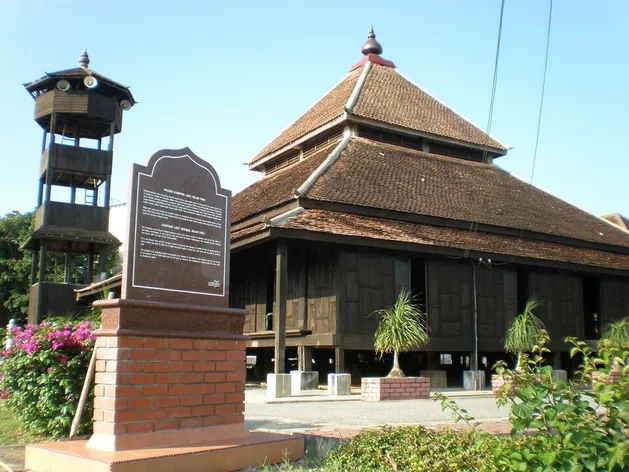 Kampung Laut Mosque