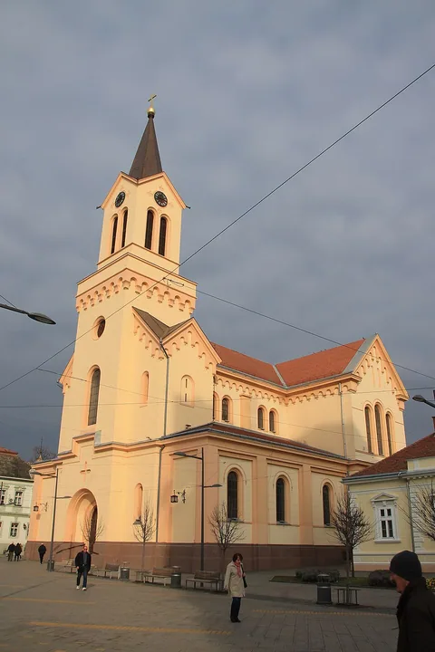 Cathédrale Saint-Jean-Népomucène de Zrenjanin