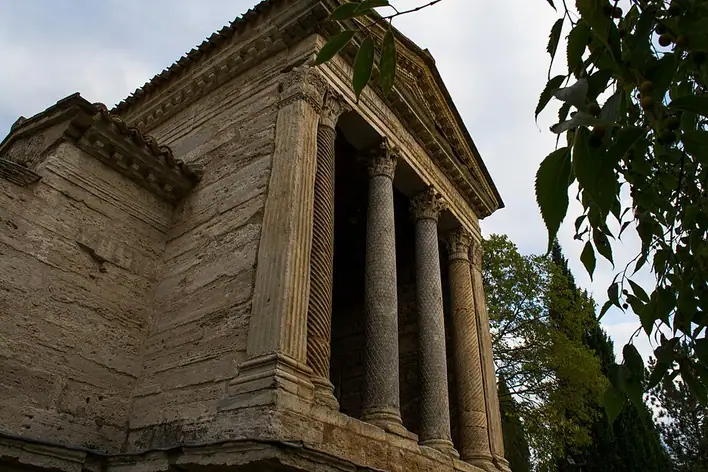 Temple de Campello sul Clitunno