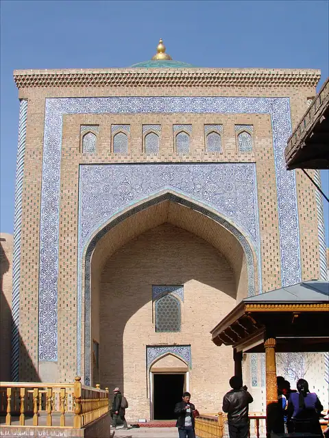 Mausolée Pakhlavan Mahmoud