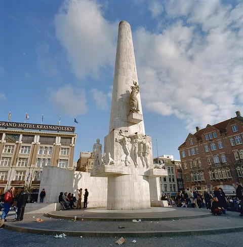 Monument national sur la place du Dam