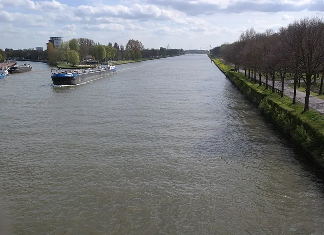 Canal d'Amsterdam au Rhin