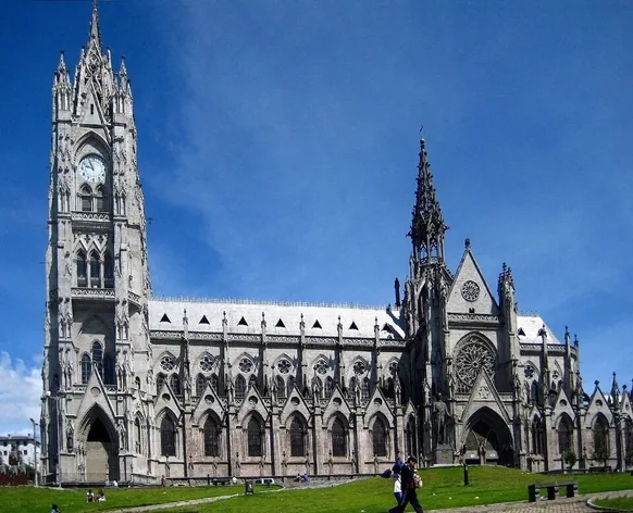Basilique du Vœu national de Quito