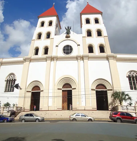 Cathédrale-basilique Reine-de-la-Paix