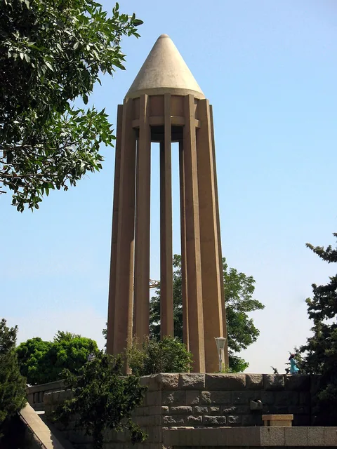 Mausolée Avicenne