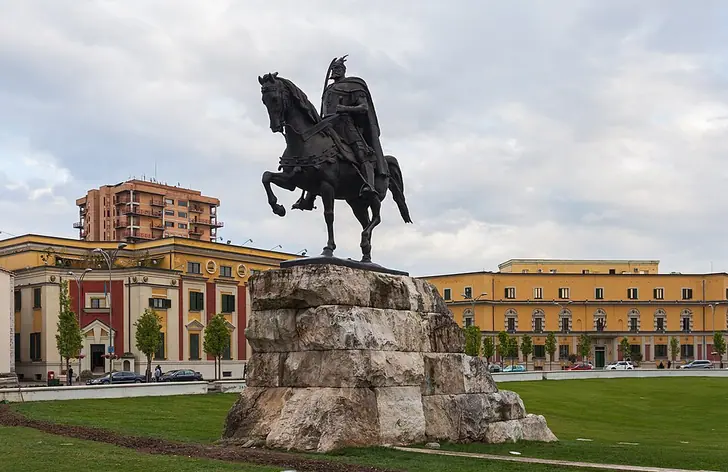 Statue équestre de Skanderbeg