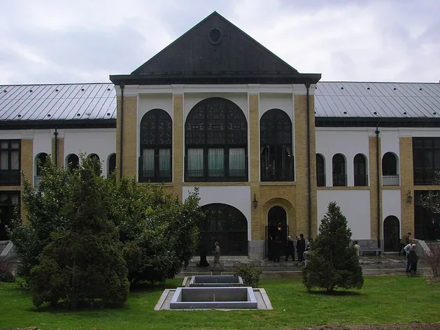 Saheb Qaraniyeh Palace