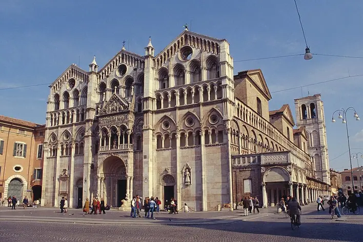 Cathédrale Saint-Georges de Ferrare