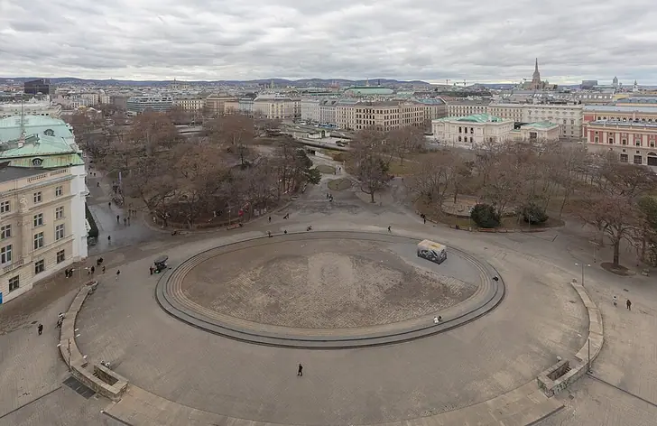 Karlsplatz