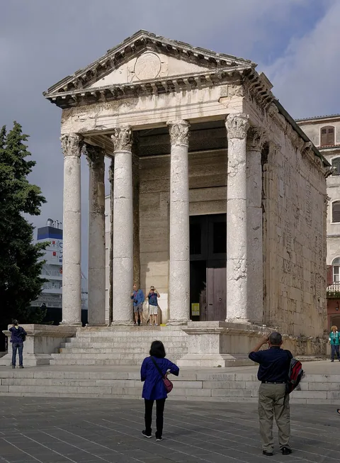 Temple d'Auguste