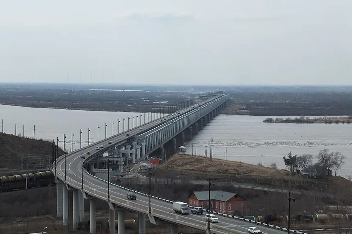 Pont de Khabarovsk