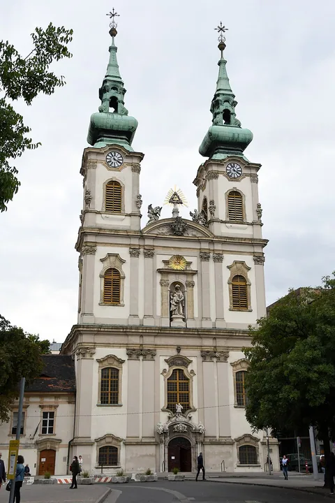 Église paroissiale Sainte-Anne de Felsővíziváros